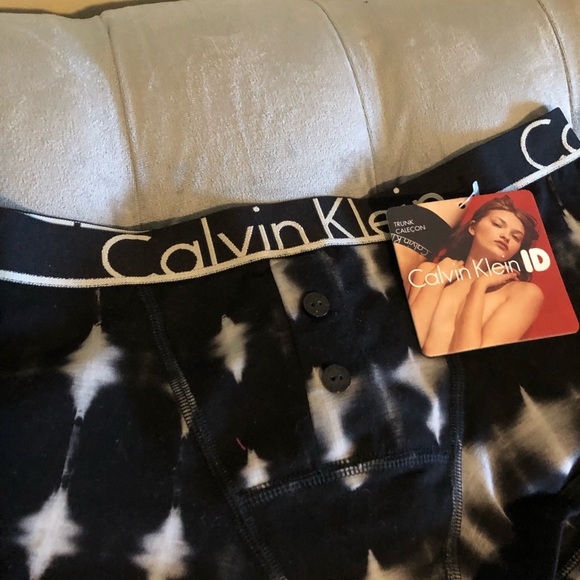 Calvin Klein ID waistband trunks (small) - Picture 3 of 5